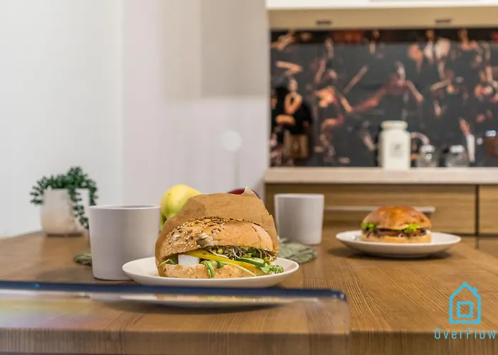 Core - Charming Place, 5 Minutes To Old Town Habitación en casa particular *